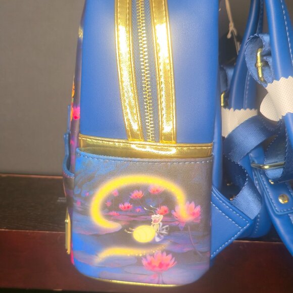 Loungefly Disney Princess & The Frog 15th Anniversary Glow-in-the-dark mini back - Picture 2 of 4